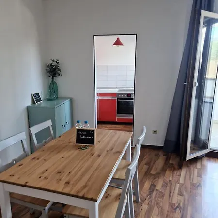 Apartment Well Located Flat With Balcony Dusseldorf