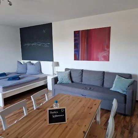 아파트 Well Located Flat With Balcony *