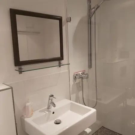 Well Located Flat With Balcony Apartment Dusseldorf