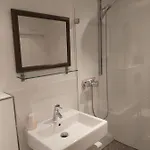 Well Located Flat With Balcony アパート デュッセルドルフ