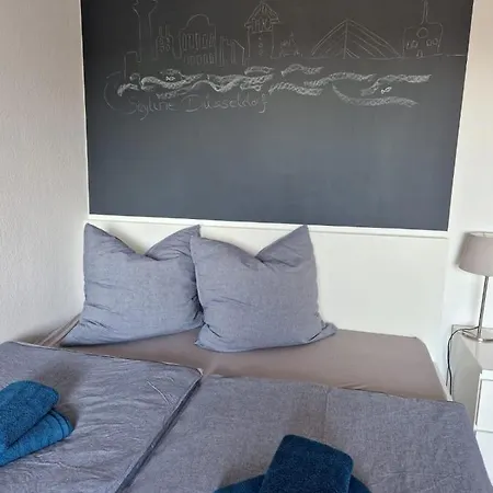 شقة Well Located Flat With Balcony دوسلدورف