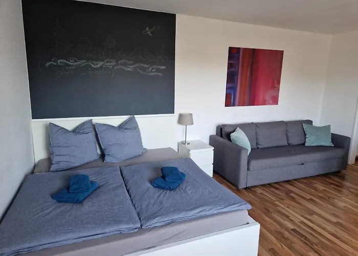 Well Located Flat With Balcony شقة