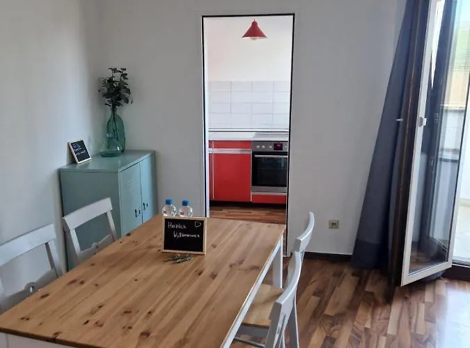 شقة Well Located Flat With Balcony دوسلدورف